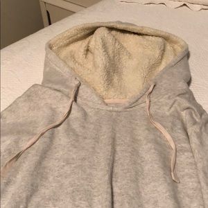 grey hooded sweatshirt